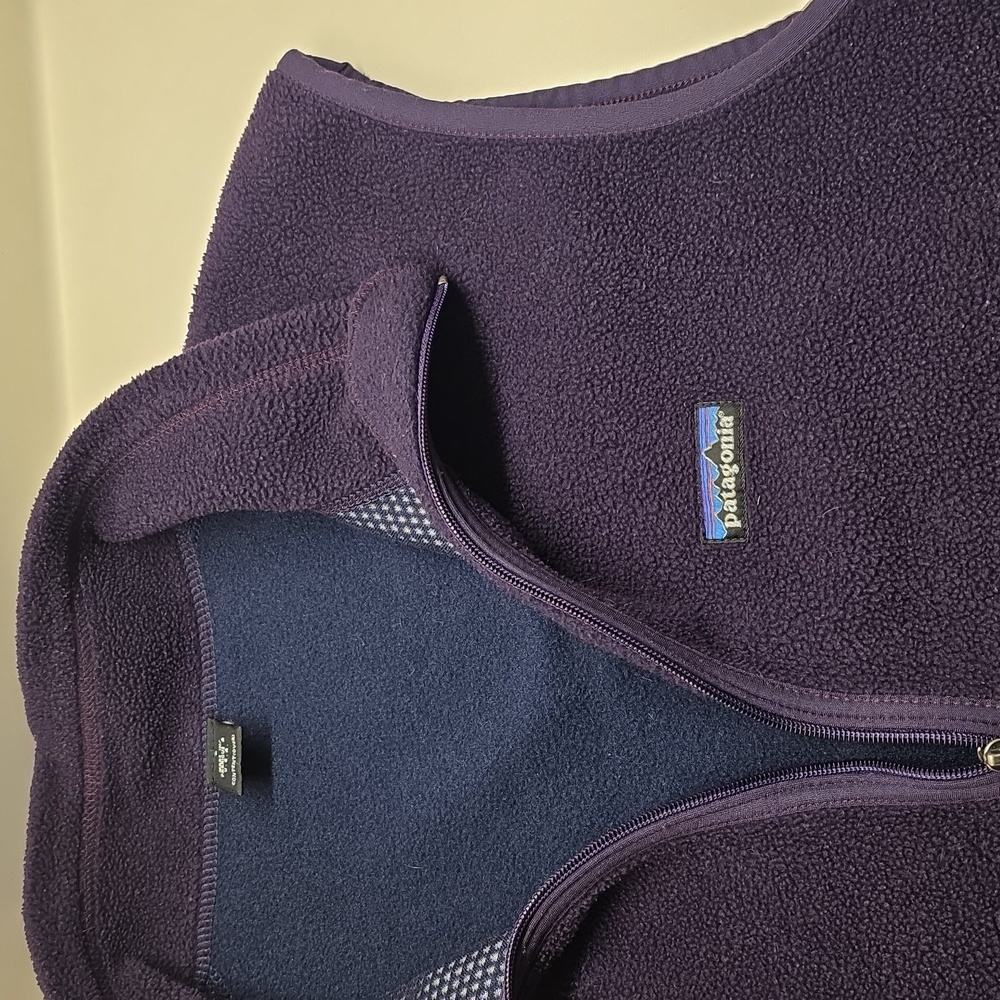 Patagonia Vintage Men's Purple Fleece Vest - Picture 7 of 13